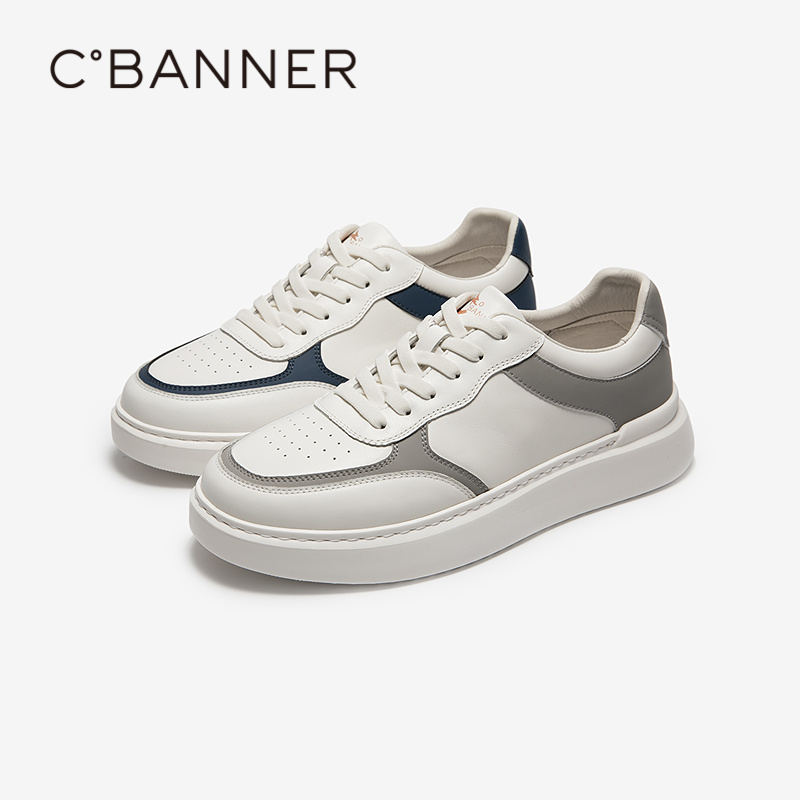 质感牛皮拼接 兼具穿着舒适感与耐穿性