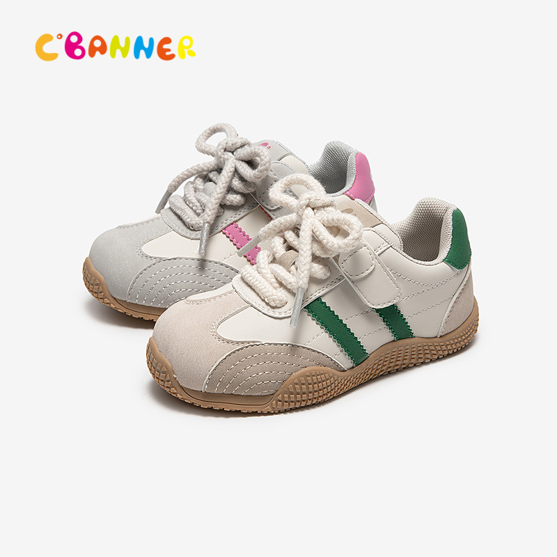 经典百搭德训鞋 皮革材质质感出众耐穿