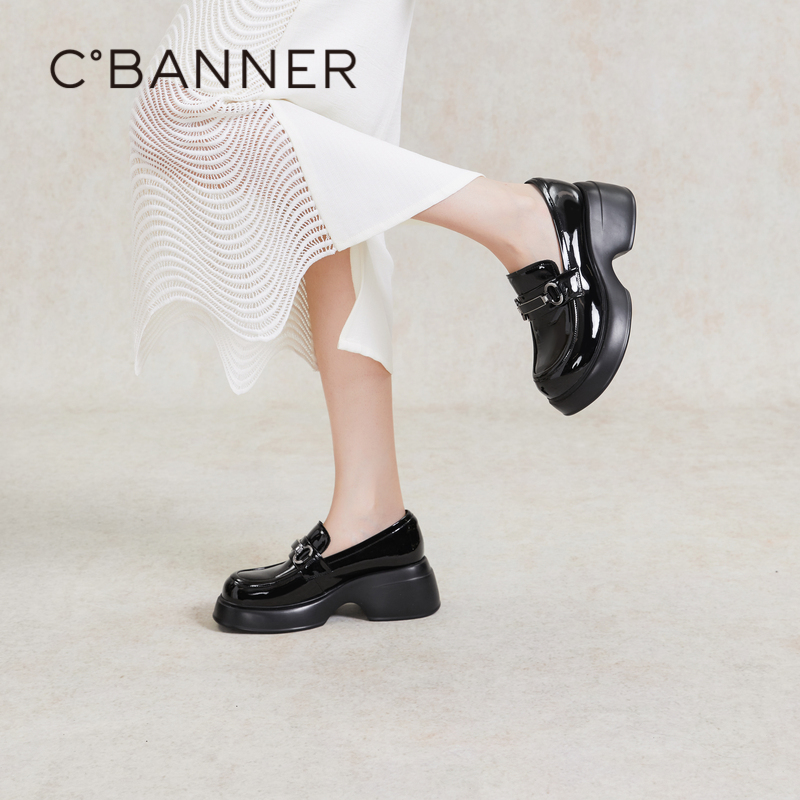 千百度春季乐福鞋漆皮