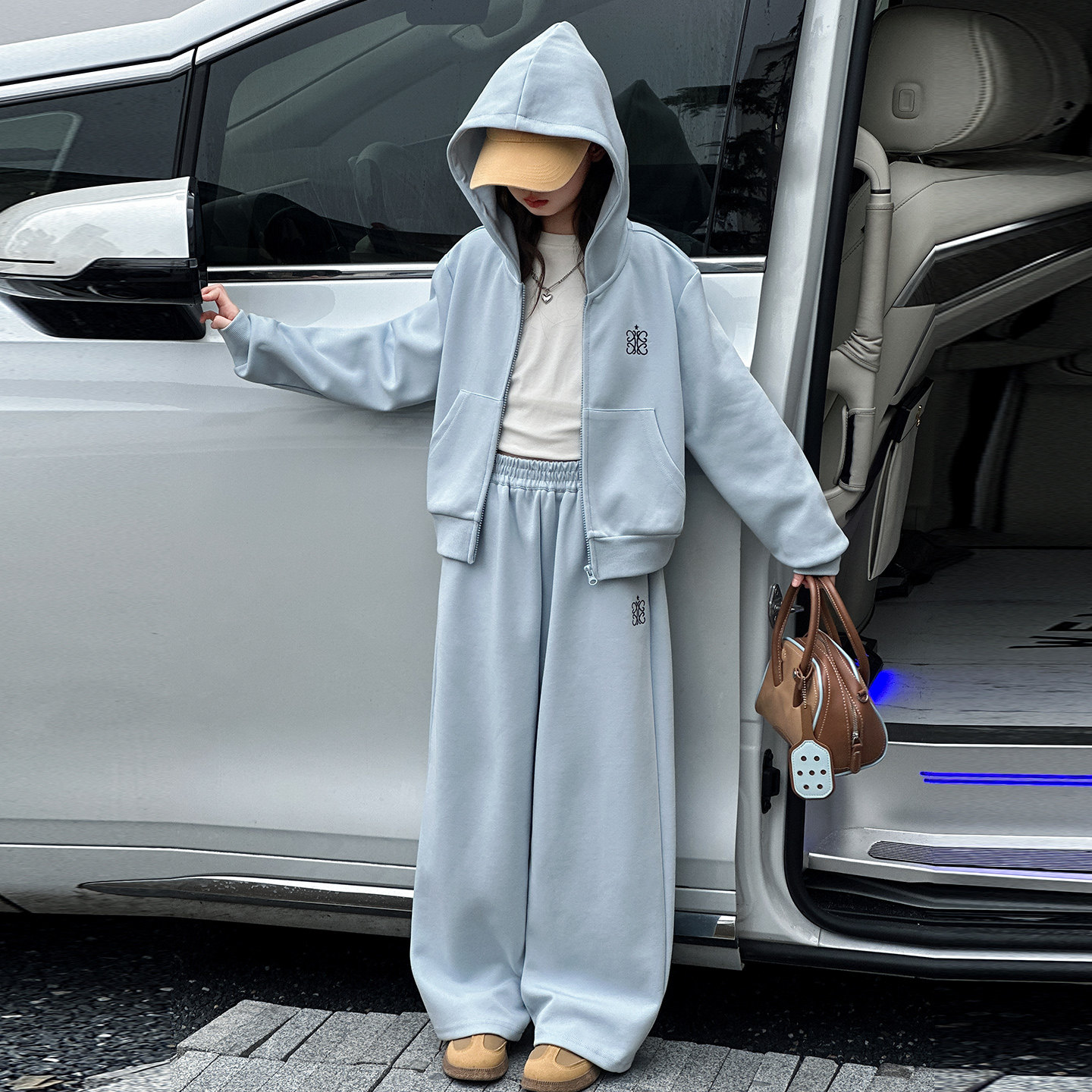 女童套装2026新款儿童洋气时髦运动服中大童春季款休闲卫衣两件套图片