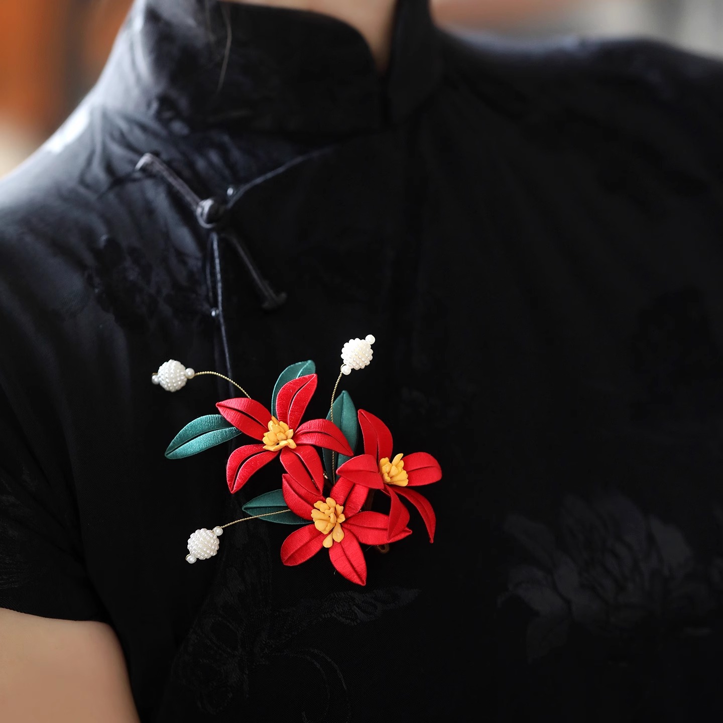 新中式手工缠花胸针高级感红色新郎新娘结婚胸花别针配饰父母襟花