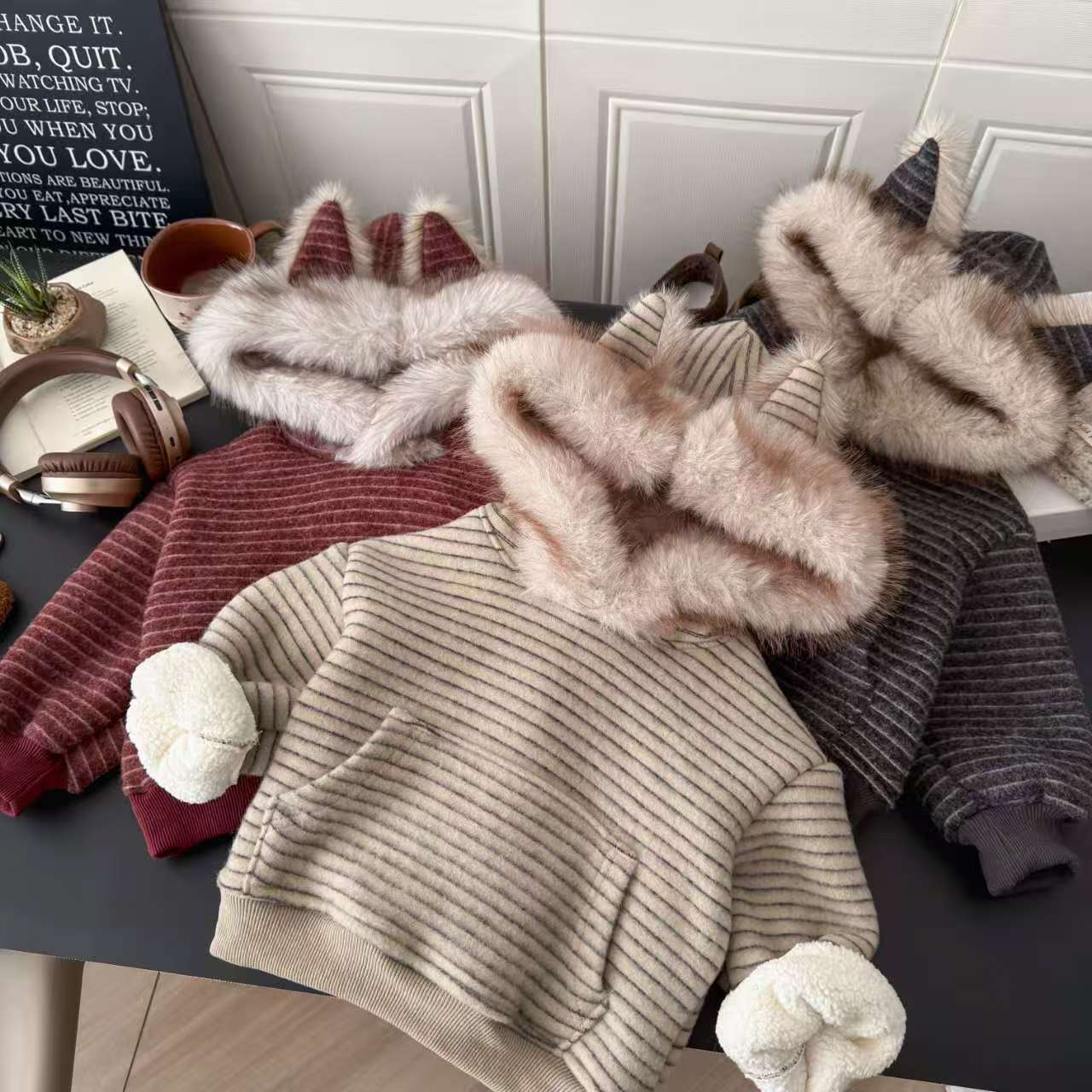 冬季新款条纹连帽加绒卫衣慵懒宽松宝宝上衣男女童浅色条纹连帽