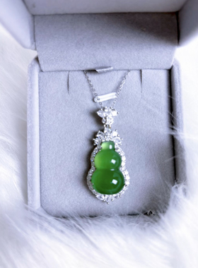 冰种绿玉髓葫芦吊坠新中式珠宝配饰葫芦项链本命年挂件女