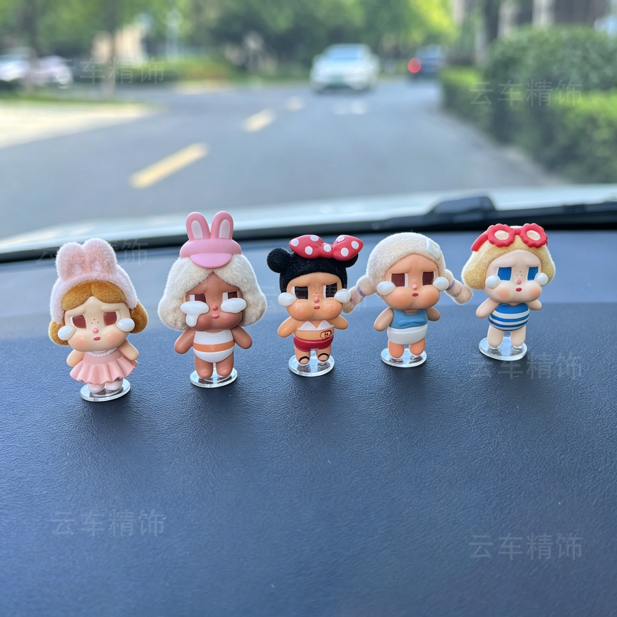 可爱治愈系哭娃车载摆件创意中控台装饰品女汽车内饰摆件新车礼物
