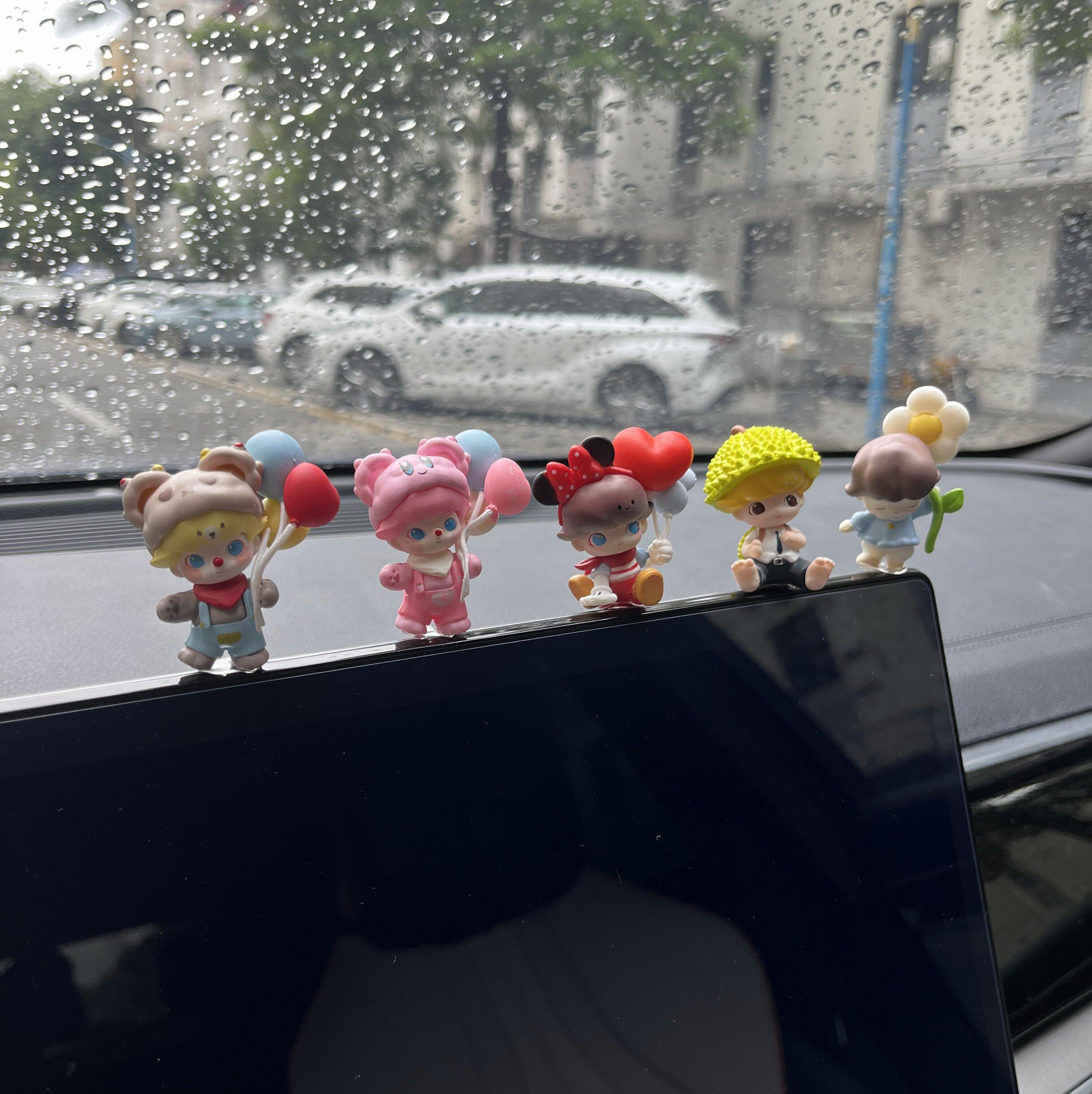 车载摆件泡泡玛特汽车中控显示屏