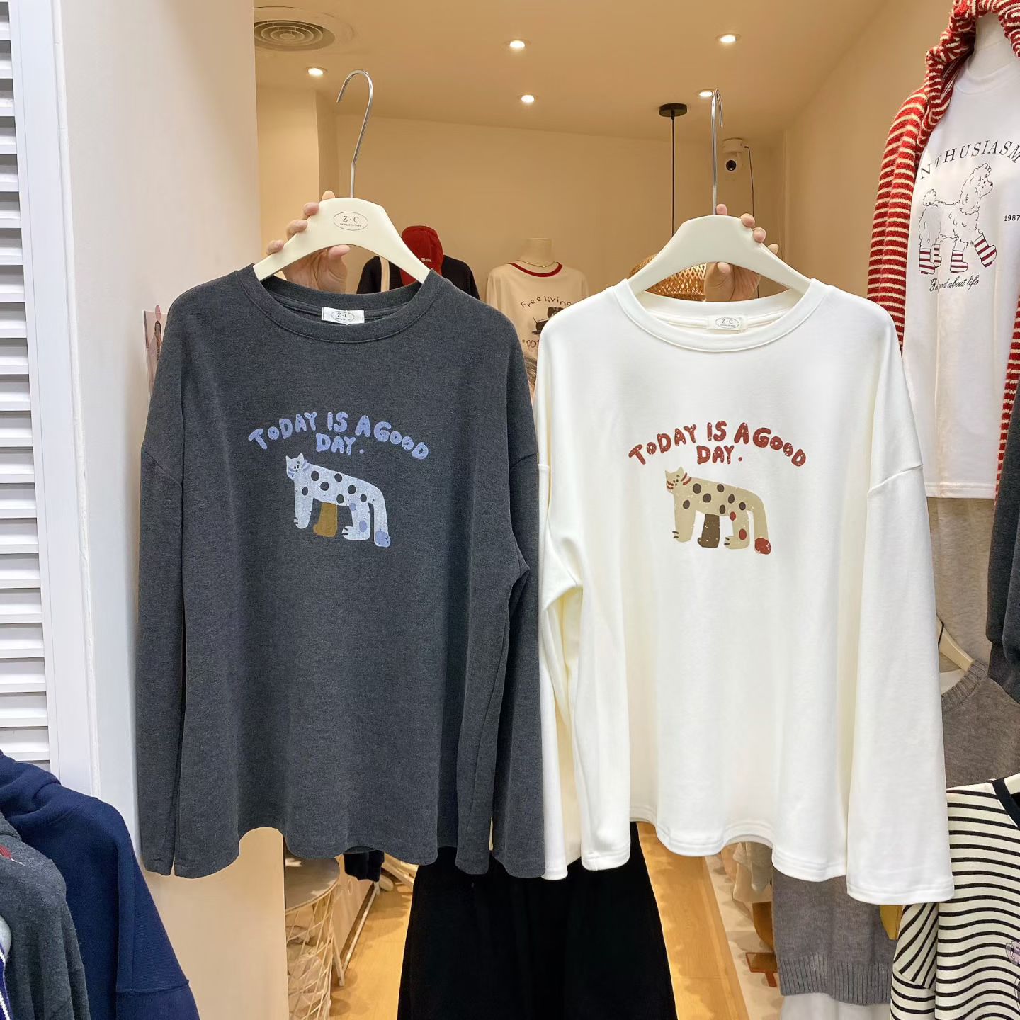 ZC秋冬韩版宽松休闲卡通猫咪T恤