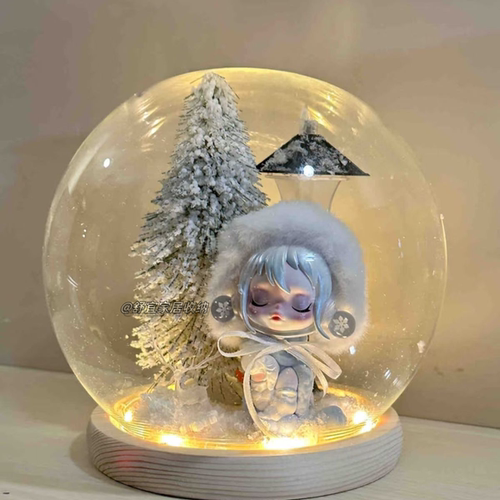 泡泡玛特雪地诗人盲盒手办收纳盒透明玻璃罩圣诞节造景展示盒防尘
