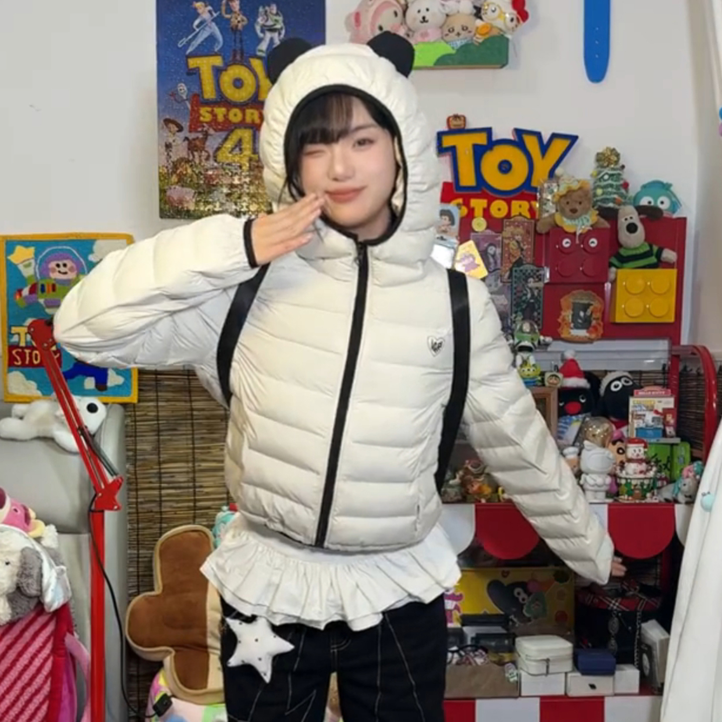 可爱熊猫耳朵连帽羽绒服