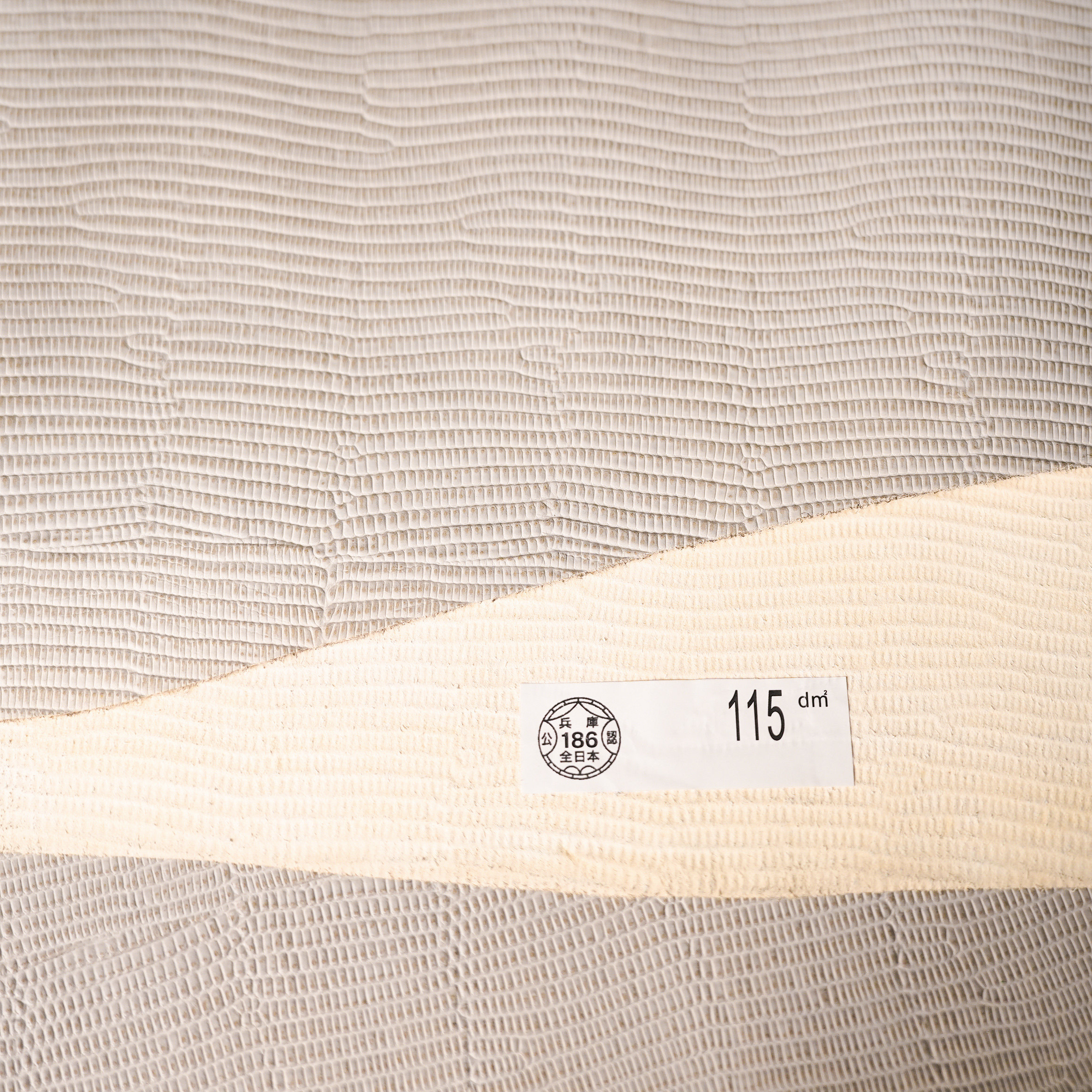 日本兵库原厂1.1mm奶灰色蜥蜴纹表带项圈手账包包手工diy牛皮皮料