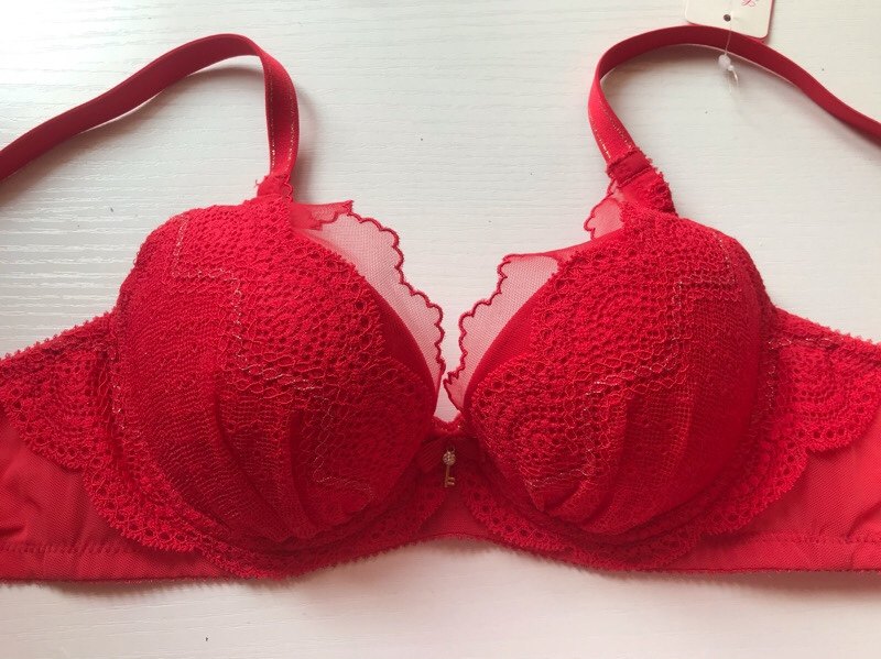 曼家旗下品牌兰卓丽薄杯可加插片深v聚拢型文胸30810440