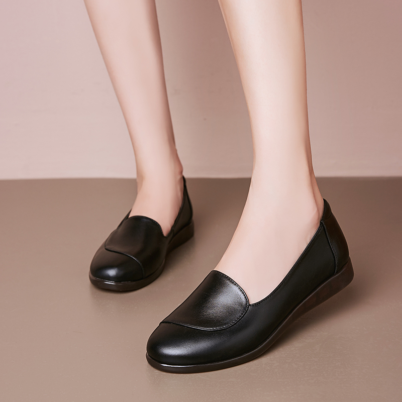 妈妈鞋软底女舒适真皮大码女鞋2025春秋新款中老年单鞋女士皮鞋子