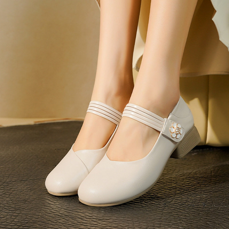 中老年妈妈鞋真皮软底女鞋女士低跟单鞋舒适防滑跳舞鞋子白色皮鞋
