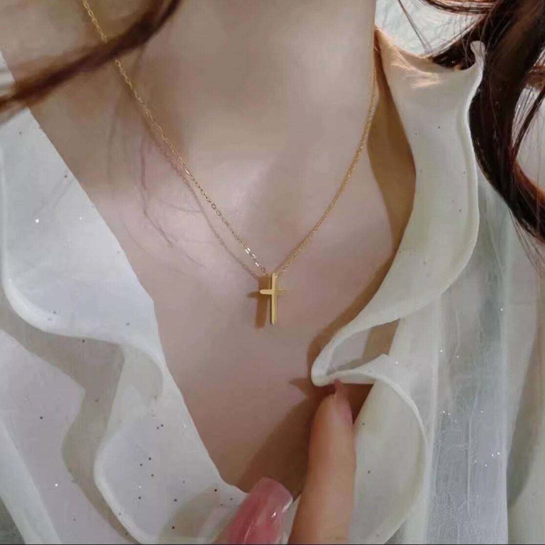 十字架项链女士2025新款18k黄金色吊坠锁骨链高级感颈链久不掉色
