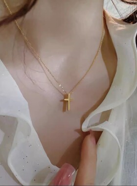 十字架项链女士2025新款18k黄金色吊坠锁骨链高级感颈链久不掉色