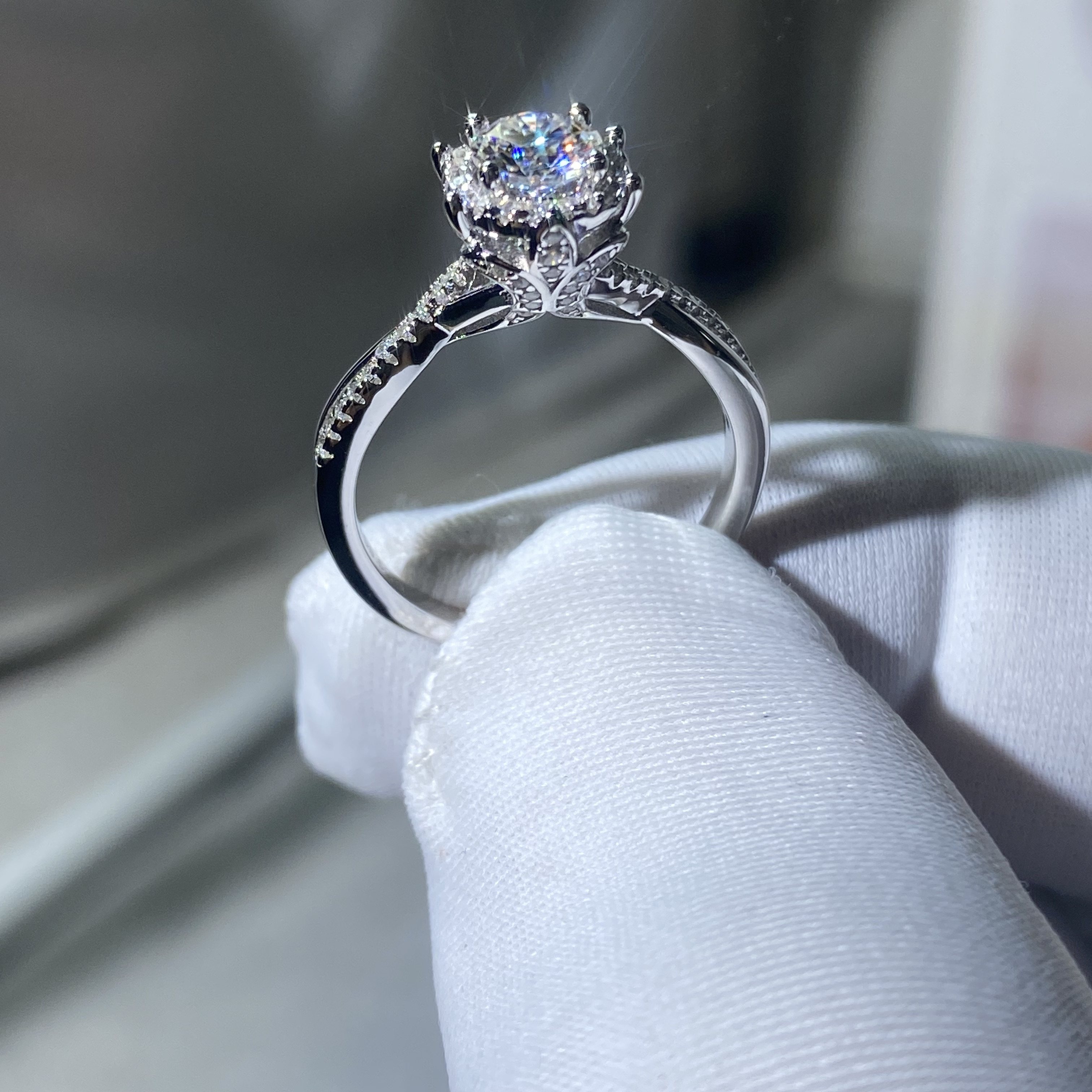 王室庄园钻戒女pt950铂金