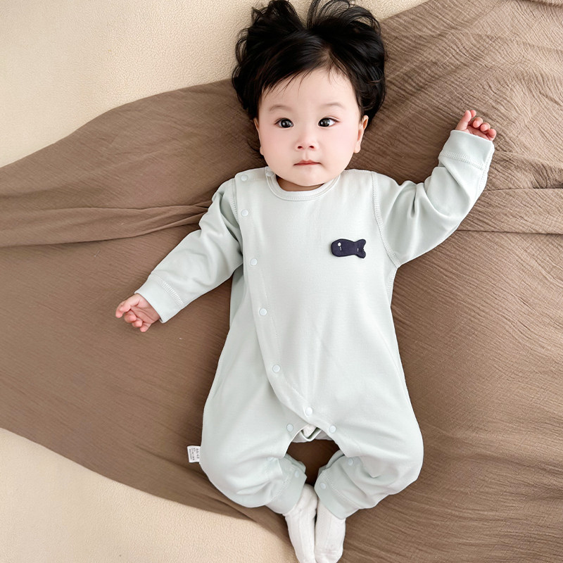 婴儿连体衣绒质感保暖男女宝宝春秋冬款可爱哈衣儿童长袖睡衣无骨