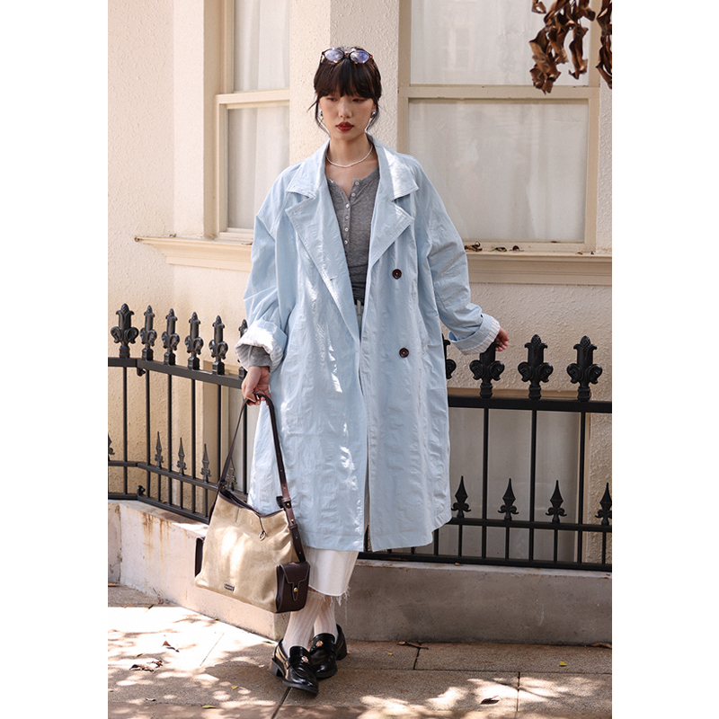 立体剪裁领型条纹内里拼接风衣