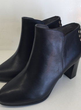 KISSCAT/接吻猫女鞋2017秋冬季尖头牛皮单皮粗高跟短靴KA87716-11