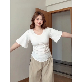 新款 大码 T恤夏季 V领短袖 独特漂亮遮肚子上衣 胖mm纯欲辣妹风蝙蝠袖