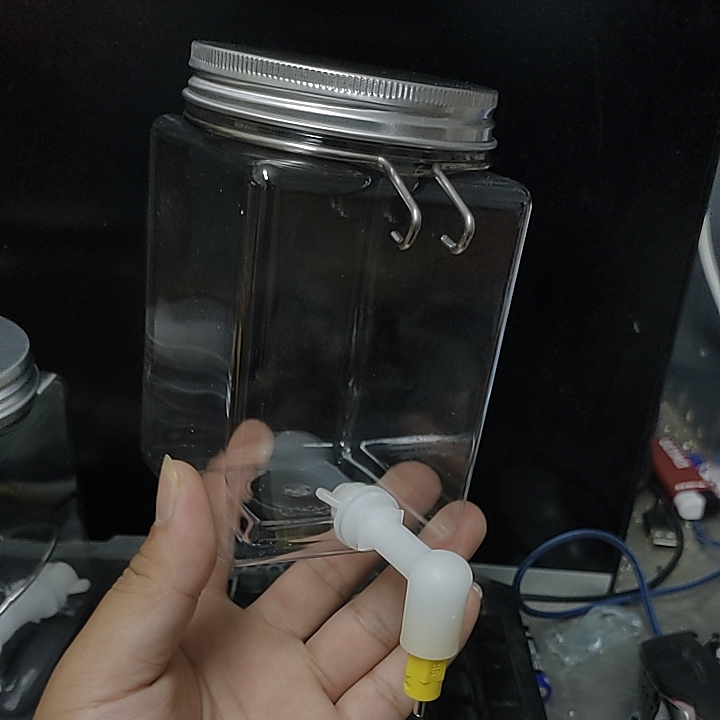 鹦鹉撞针饮水器鸟用水杯芦丁鸡水壶自动大容量宠物芙蓉鸟噬菌体