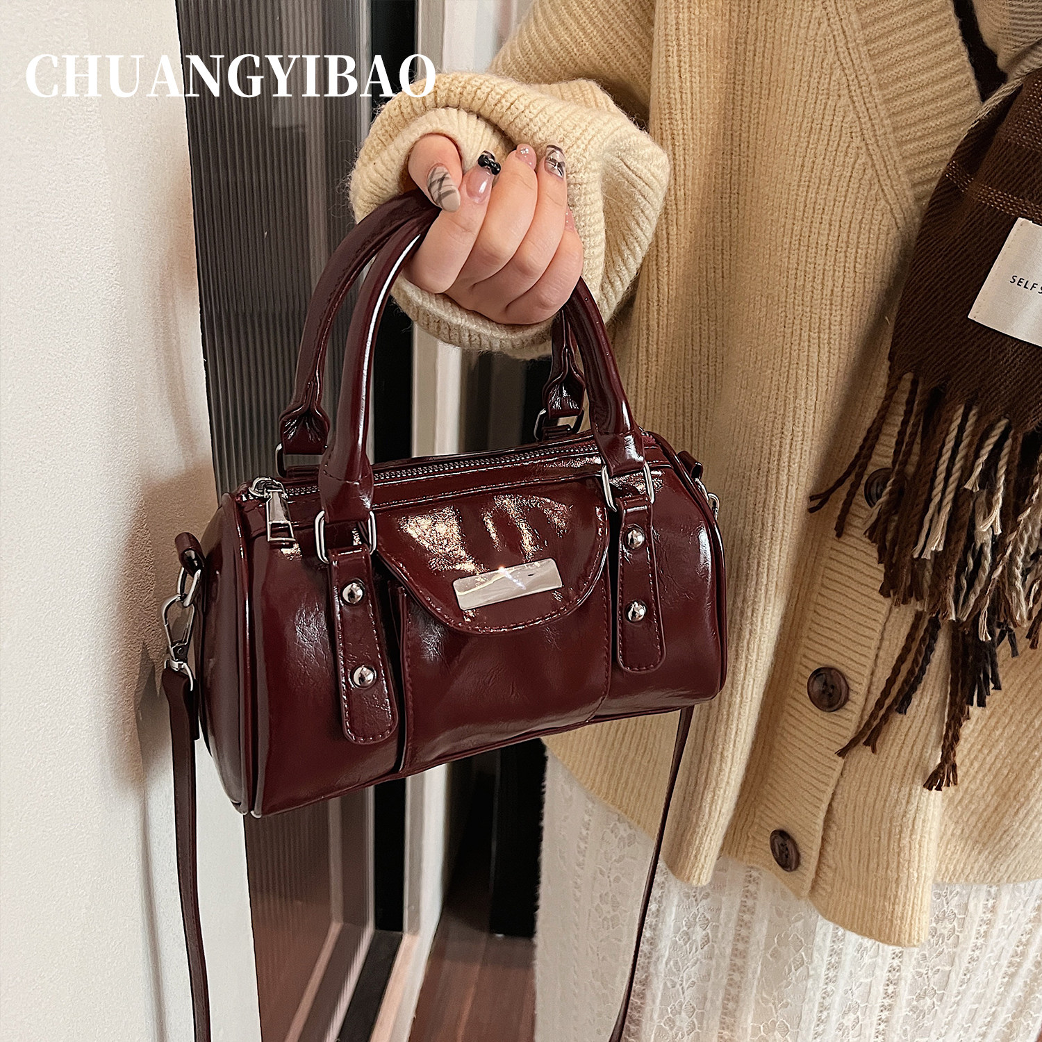 红色保龄球包包女2025新款秋冬轻奢小众高级感波士顿斜挎婚包新娘