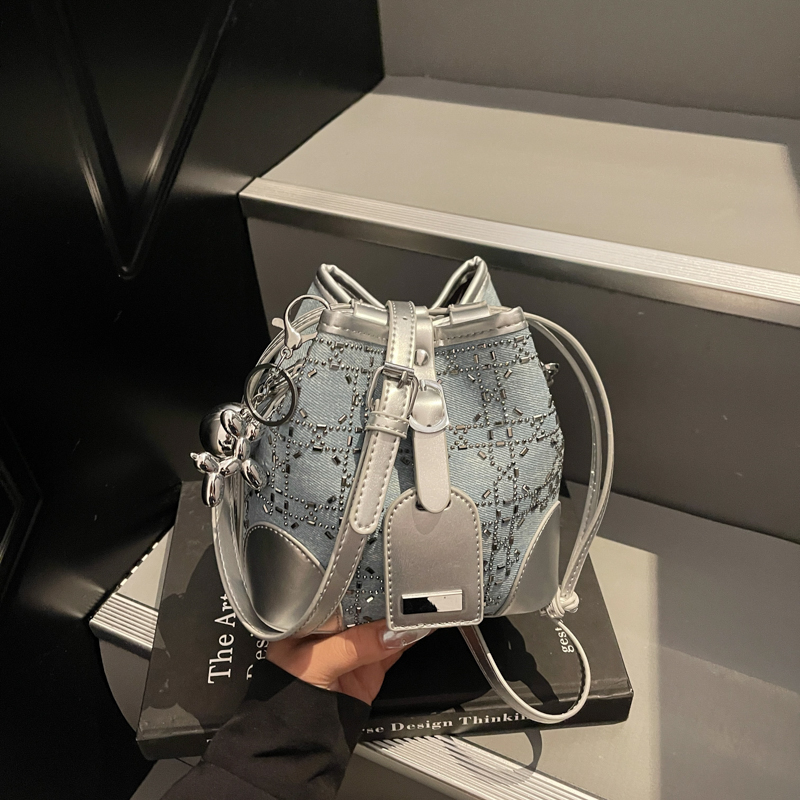 高级感小众设计手机包