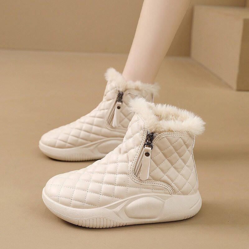 皮面短筒靴子冬季新款韩版时尚女靴加绒软底雪地靴保暖棉靴