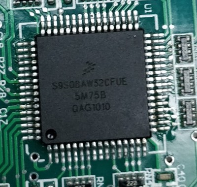微控制器 S9S08AW32CFUE 5M75B MC9S08AW32CFUE QFP64 原装常销
