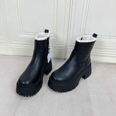 圆头加绒纯色厚底粗跟时装短靴