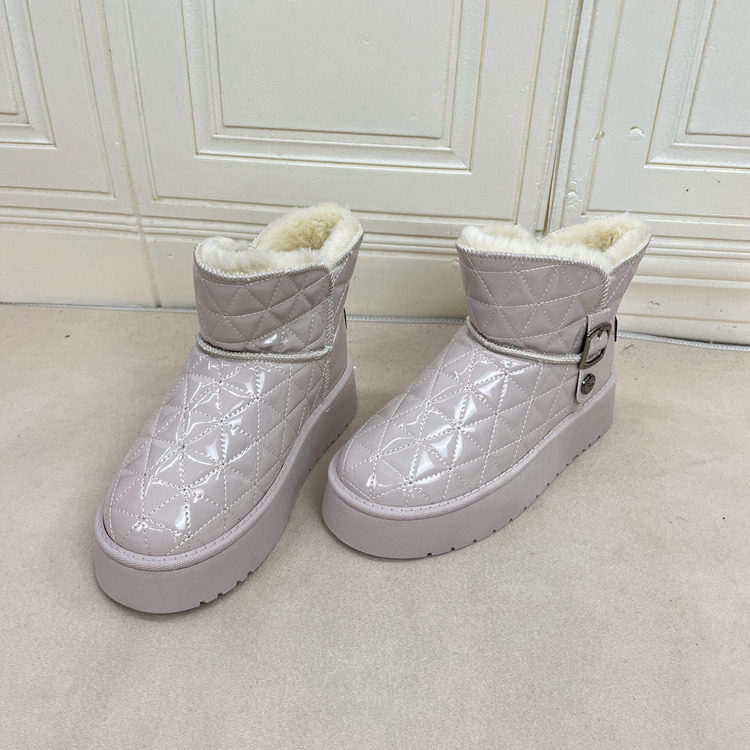圆头纯色厚底百搭休闲短靴雪地靴