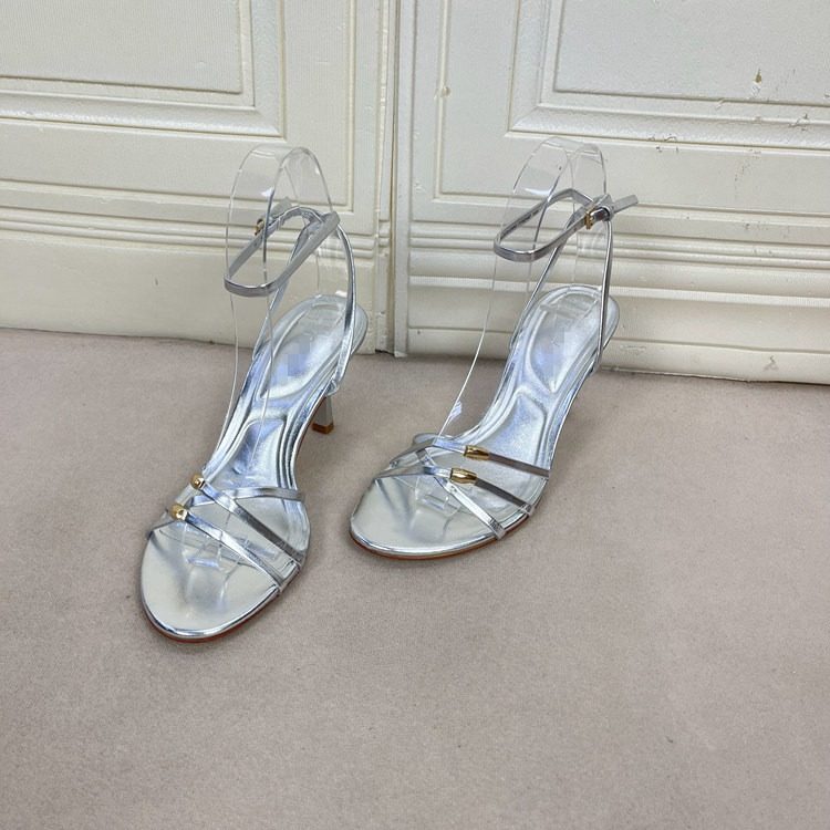 细跟凉鞋微瑕简约时尚夏季新款