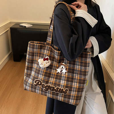 大容量单肩包学生通勤托特包