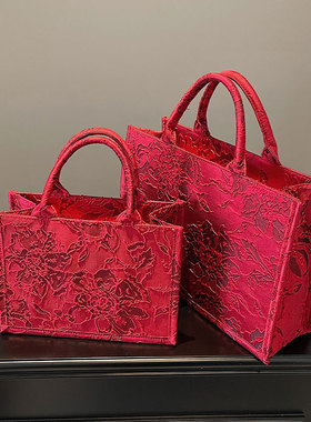 新中式刺绣手提通勤包女2026新款红色大容量托特包结婚礼物新娘包