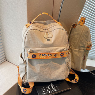 休闲双肩包女大容量2026新款 百搭学生上课书包轻便旅行背包 潮时尚