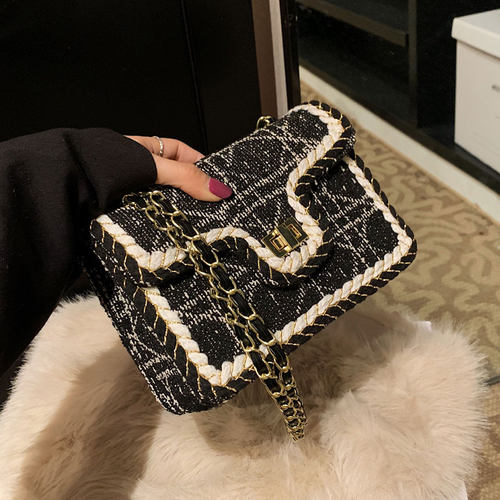 毛呢小香风链条斜挎包高级感