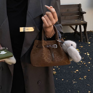 韩国复古磨砂手提包女士2026新款潮时尚小众手拎包上班通勤斜挎包