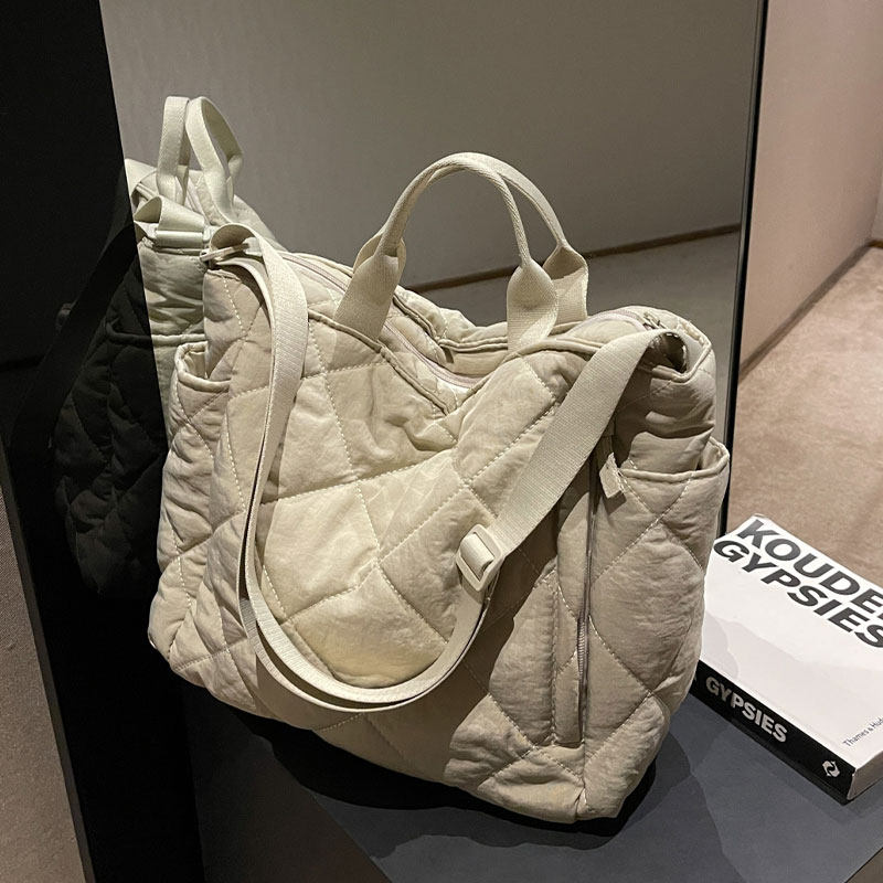 休闲大容量菱格棉服包包女2025新款时尚手提通勤包百搭斜挎托特包