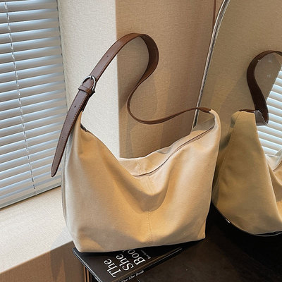 休闲大容量帆布通勤包斜挎托特包