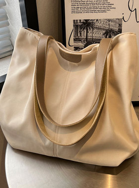 通勤包女大容量包包秋冬2025新款时尚单肩包帆布托特包学生上课包