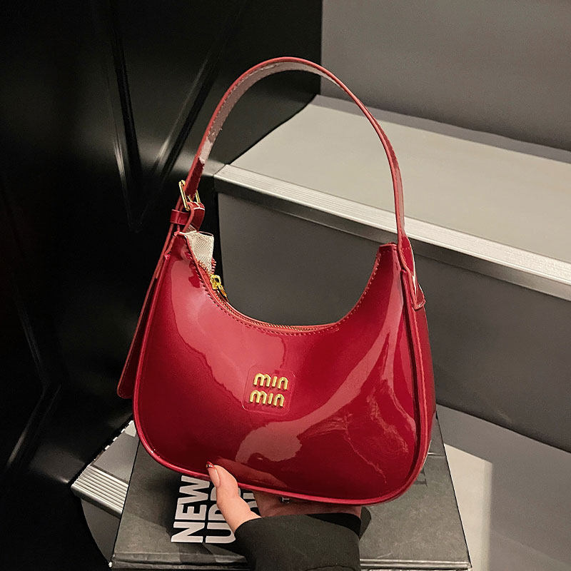 红色婚包女2025新款时尚小众腋下通勤包漆皮亮面手提新娘包斜挎包