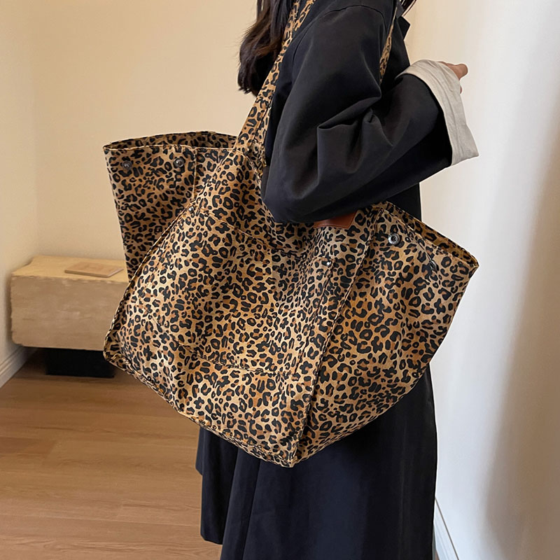 豹纹帆布托特包女大容量包包2025新款潮手提通勤包百搭单肩妈咪包