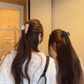 灰粉色 Bellar larmood 精致重工仙女系蝴蝶花瓣镶钻小众盘发抓夹