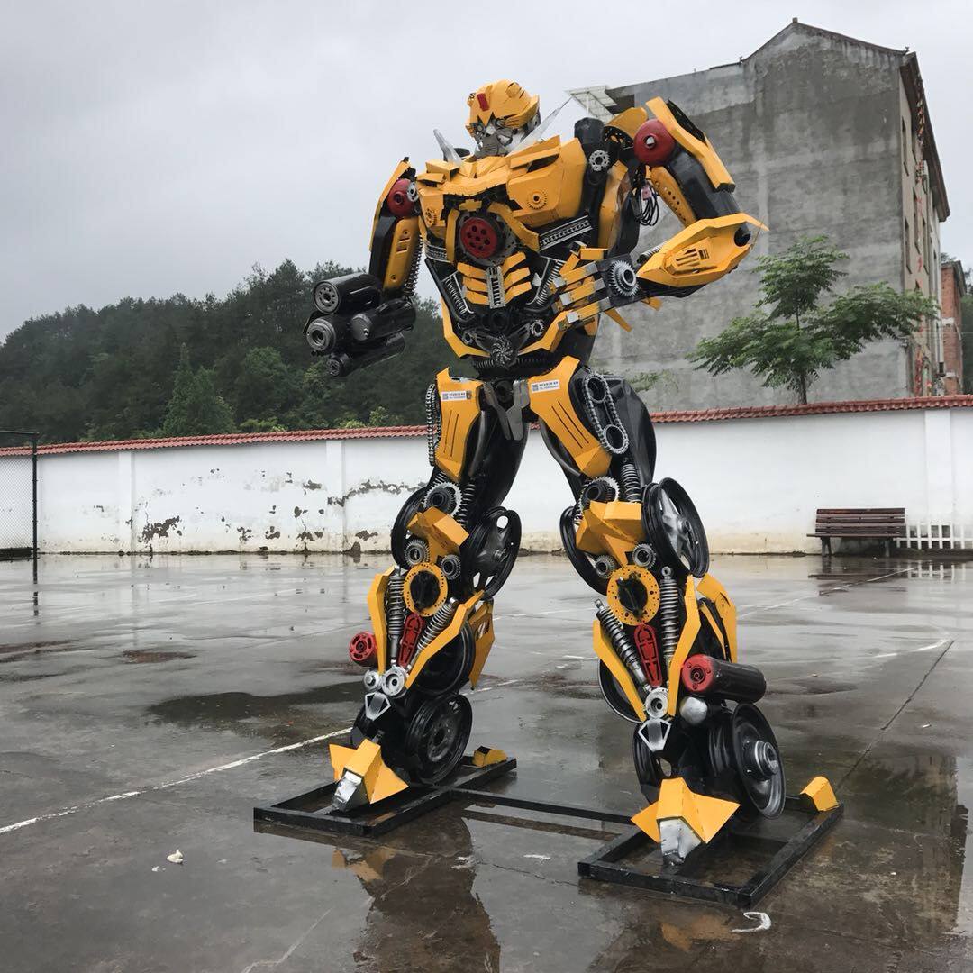 金属铁艺大型变形金刚擎天柱商场