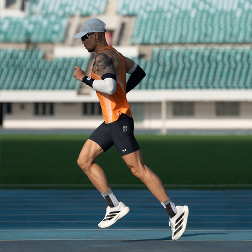 BODYWIT身体智慧男运动四分裤中度压缩速干防摩擦腰包马拉松跑步