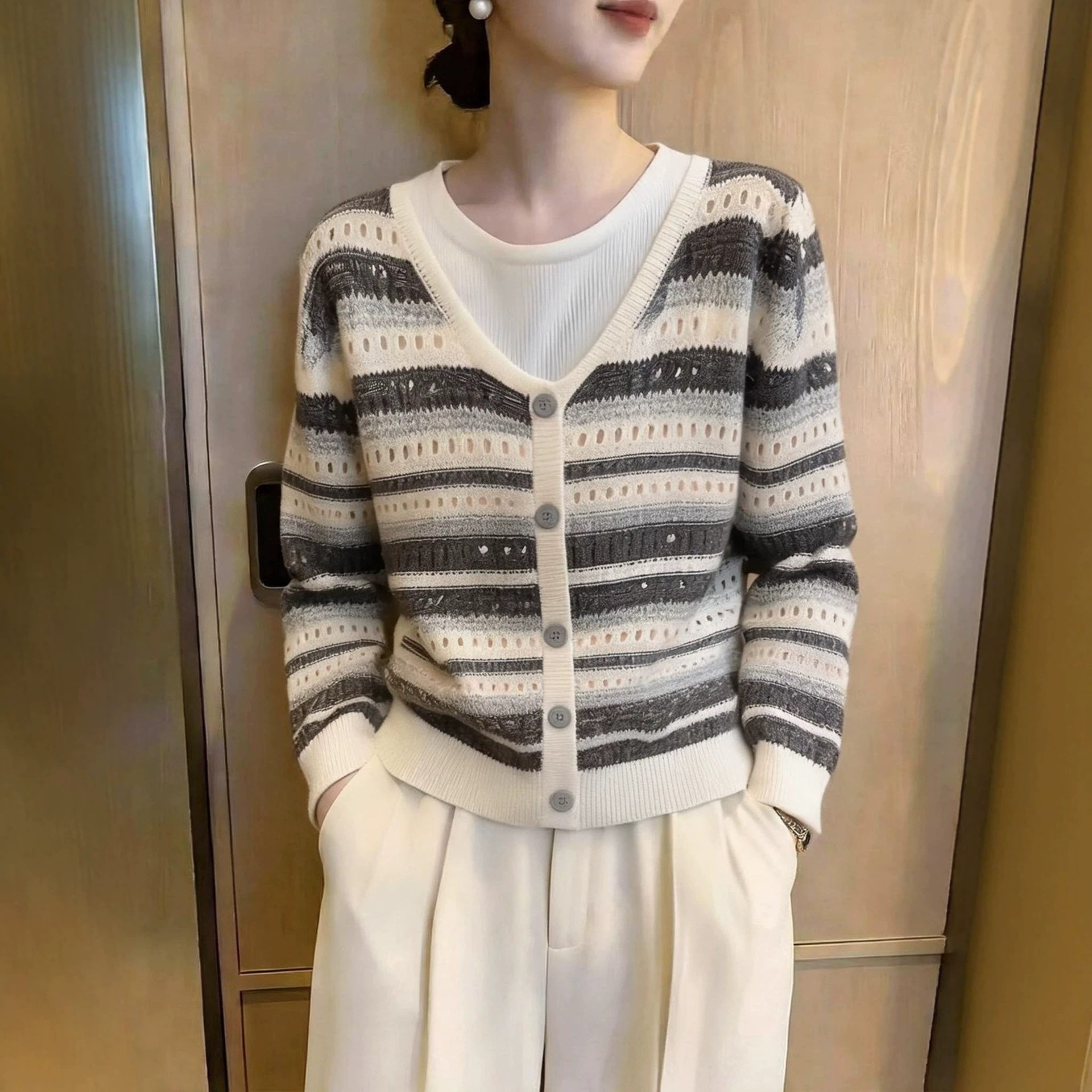 简约风撞色条纹针织衫女小众设计假两件开衫显瘦上衣2026秋季新款