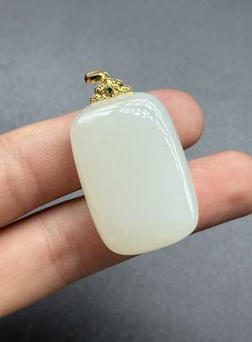18K和田玉吊坠-约22*36*12mm-多样性发货-YSP金-Y1052