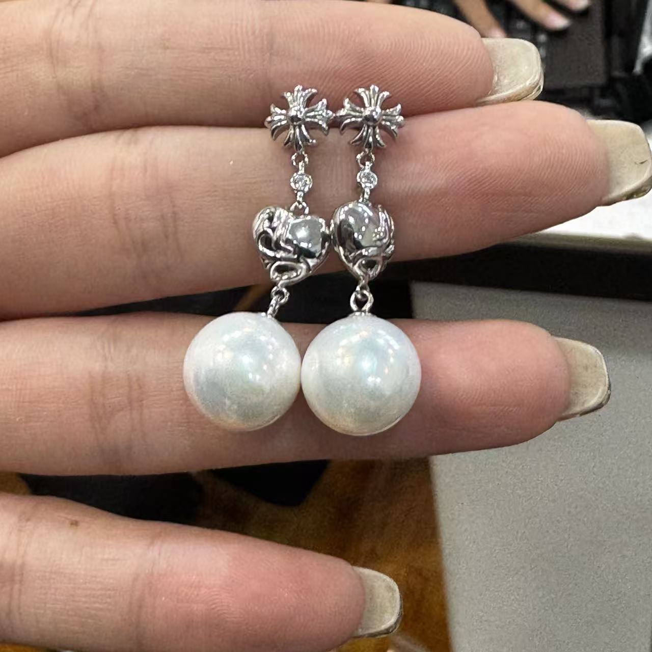 淡水珍珠耳钉-约11mm-多样性发货-C七-Y5181