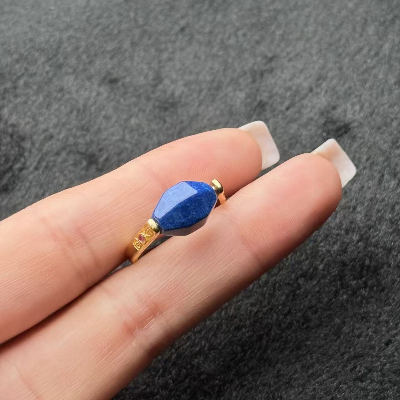 “硅化玉s925银珊瑚玉戒指-约8mm多样性发货-T福-A11