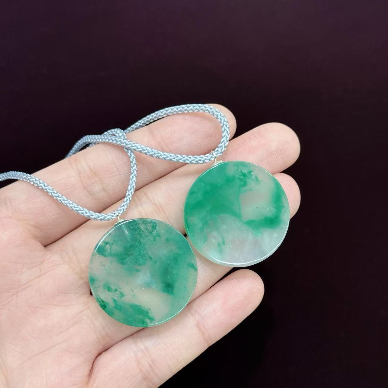 石英质玉独龙玉圆牌吊坠-约28×5mm-多样性发货-S龙-A4451