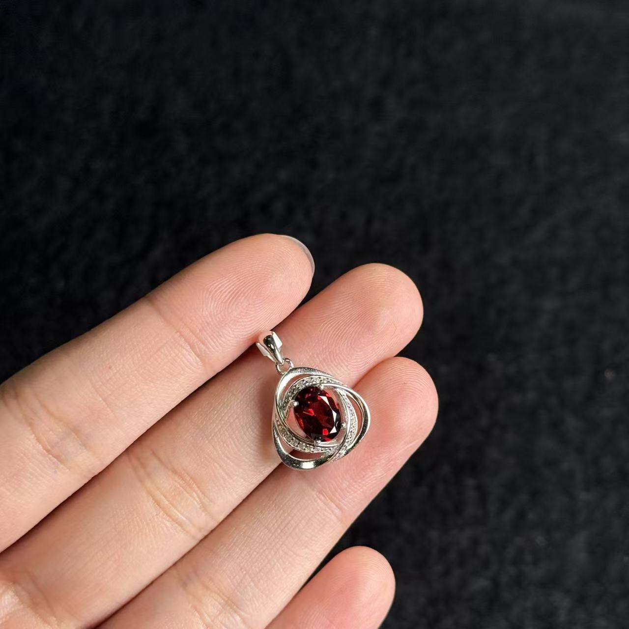 S925银石榴石吊坠，约7*5*4mm，多样性发货-F凌，B8532